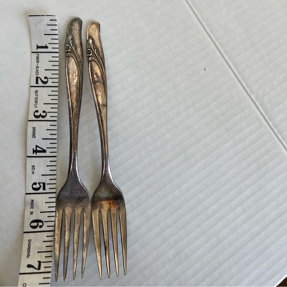 Rogers Bros Exquisite Silverplate Reinforced Forks 2 Forks - Picture 10 of 10